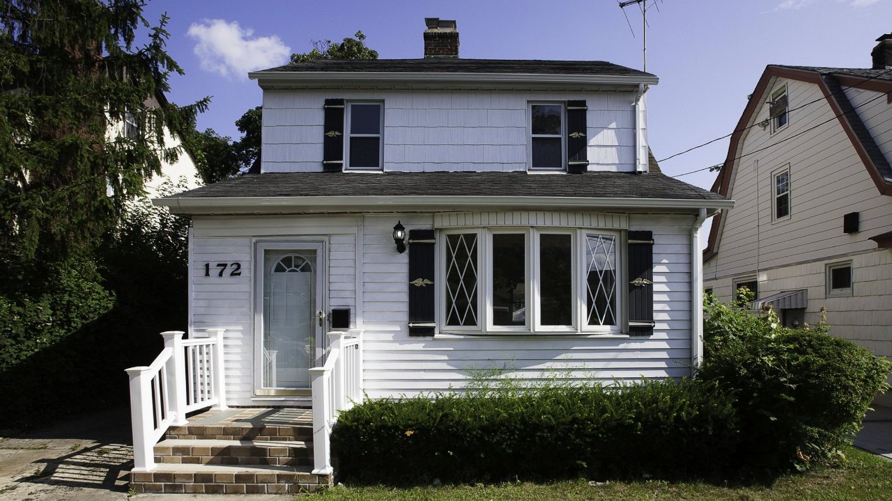 172 Willow Avenue, Hempstead, NY, 11550 Scene 1