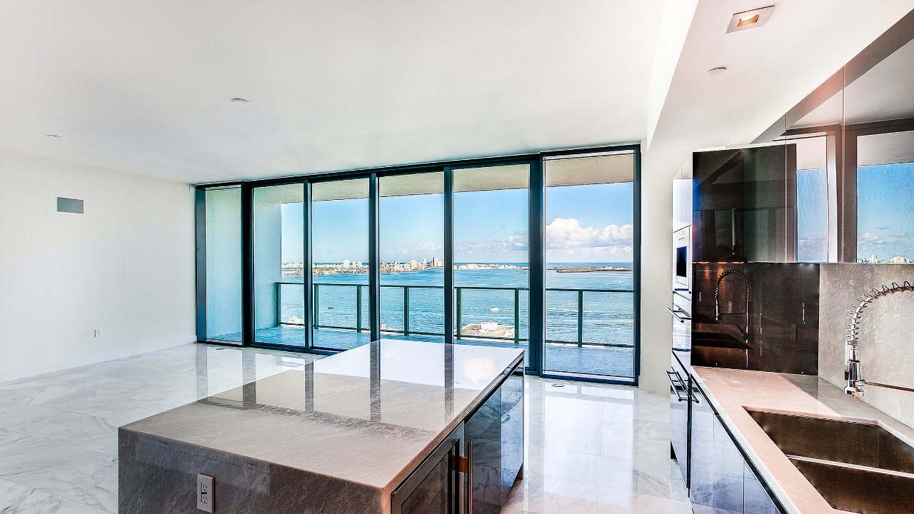 Echo-Brickell-#3001-03