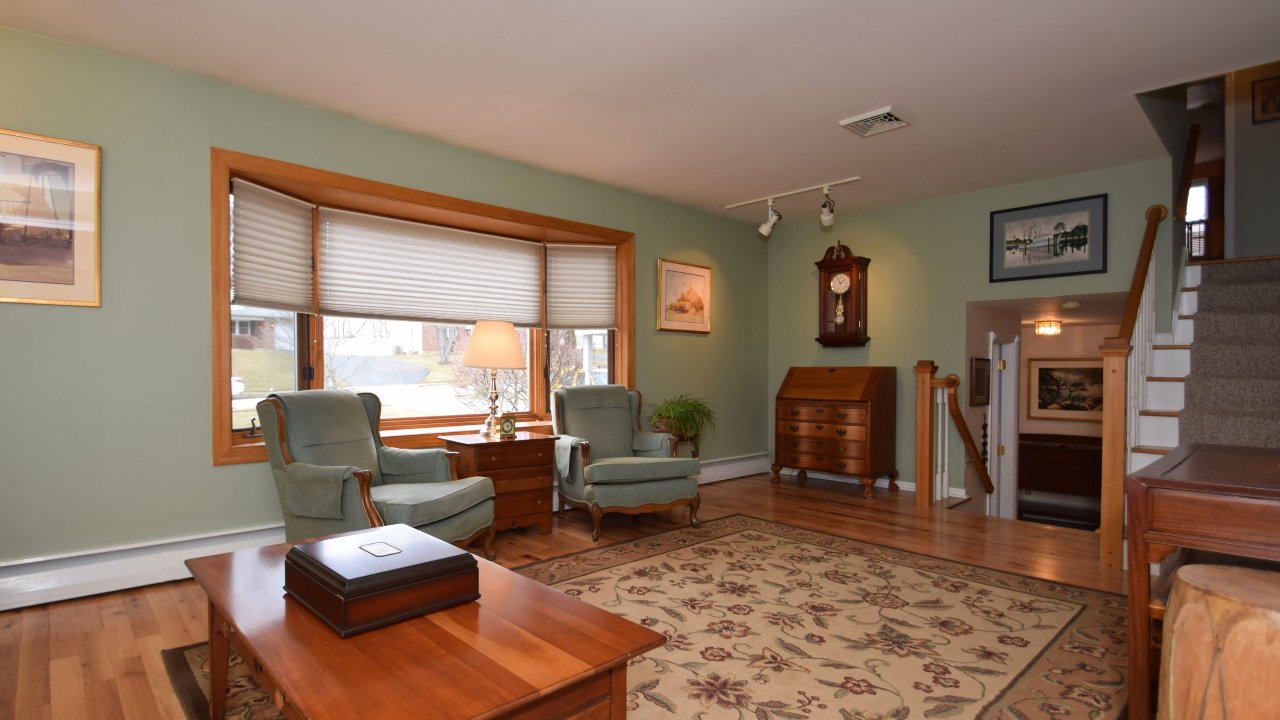 56 Heatherwood Hill, Audubon, PA, 19403 Scene 2