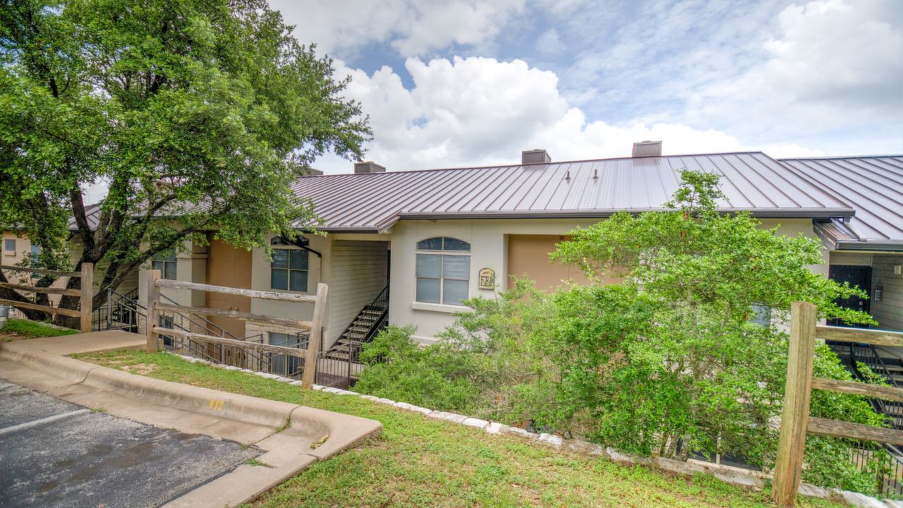 900 Shepherd Mountain Cove, Austin, TX, 78730 Scene 1