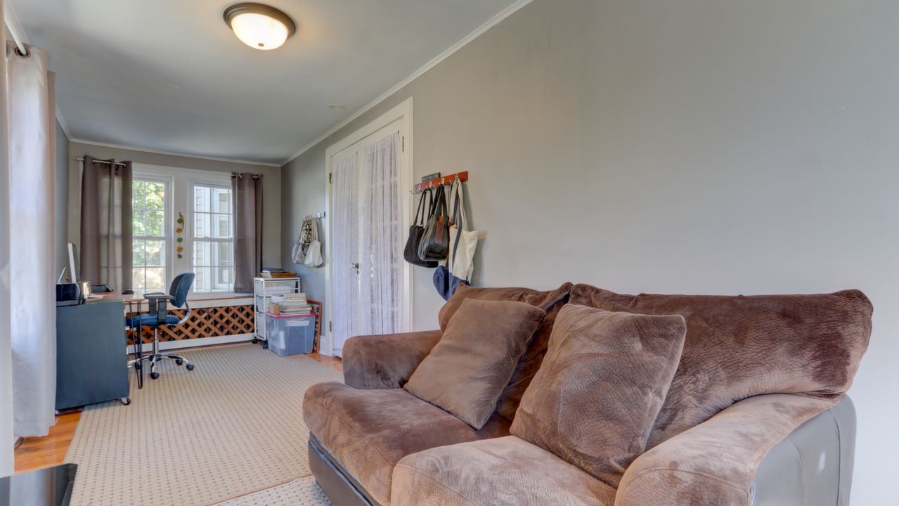 101 Union Pl, Lynbrook, NY, 11563 Scene 4