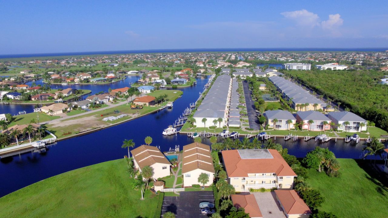 N AERIAL VIEW OF THE PROPERTY