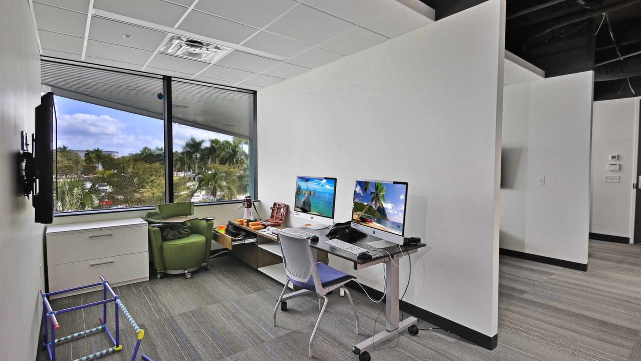 Semi Private Work Space 