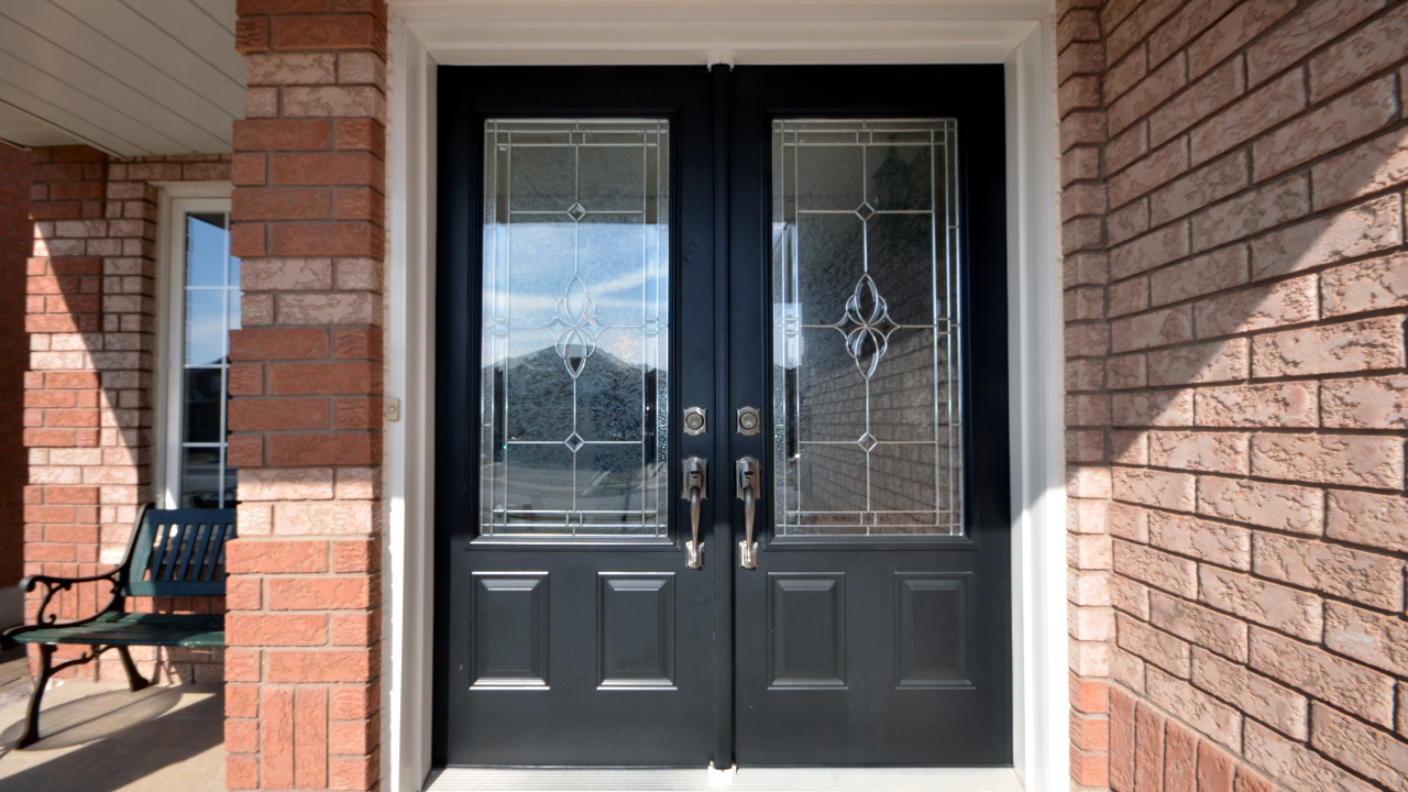  DOUBLE DOOR MAIN ENTRANCE