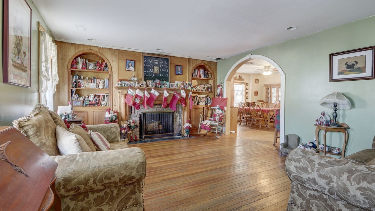 301 S Tenth St, New Hyde Park, NY, 11040 Scene 4