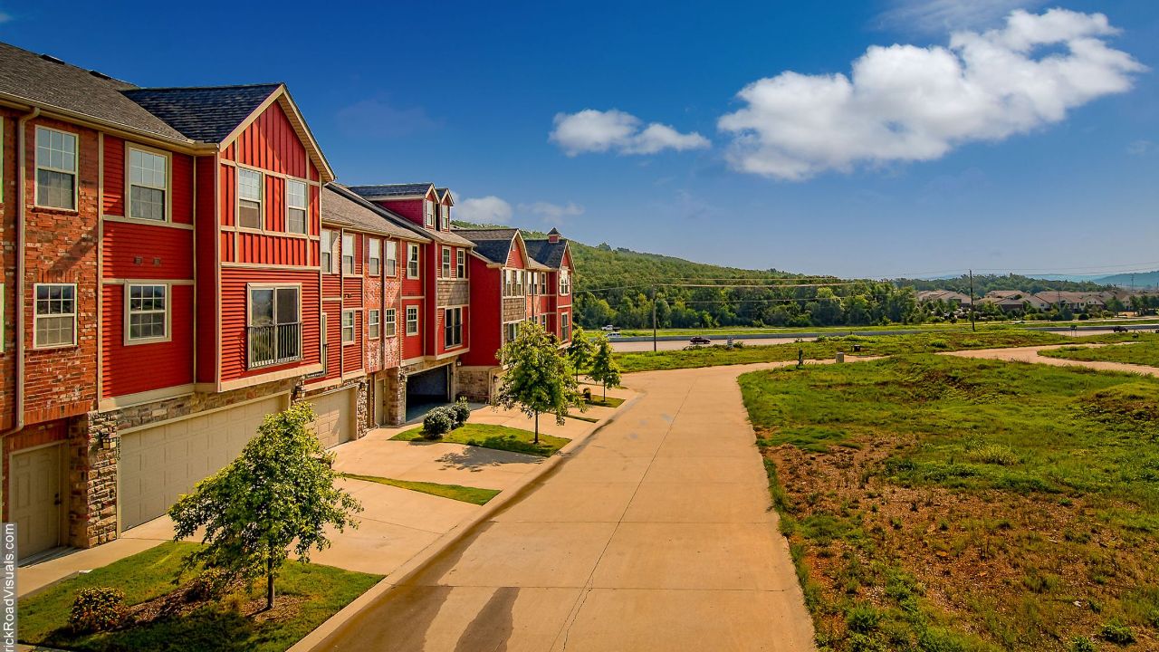 2828 Hillshire, Fayetteville, AR, 72704 Scene 2