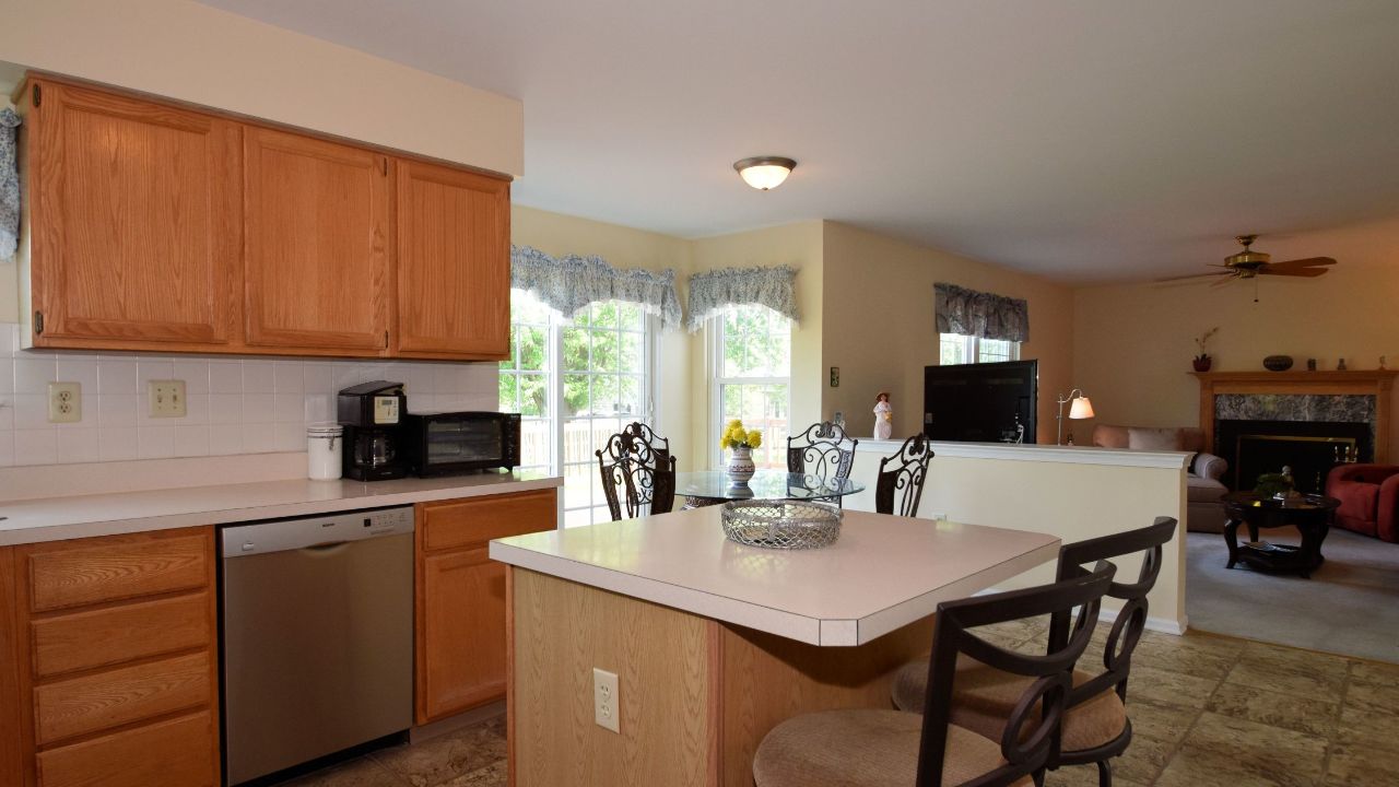 725 Chapel Hill West Ln, Horsham, PA, 19044 Scene 2