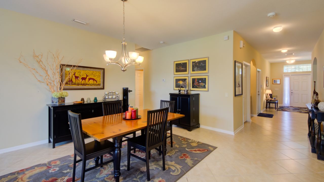 Dining Room/Foyer