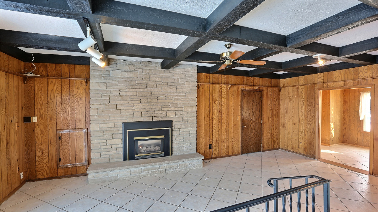 Family_Room_25653238