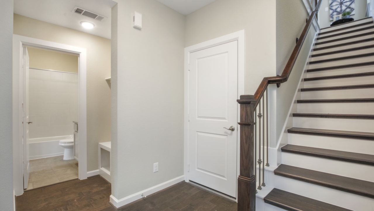 11912StirlingRowLn_004