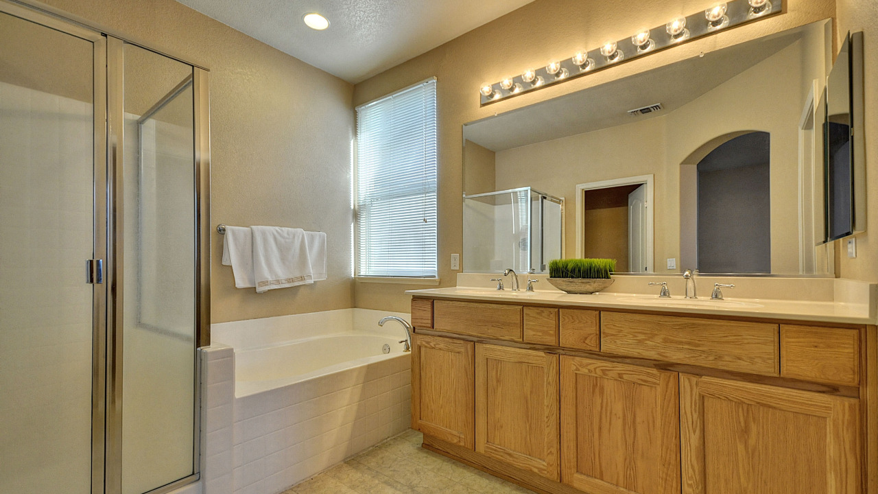 8680 Ardith Dr, Sacramento, CA, 95828 Scene 3