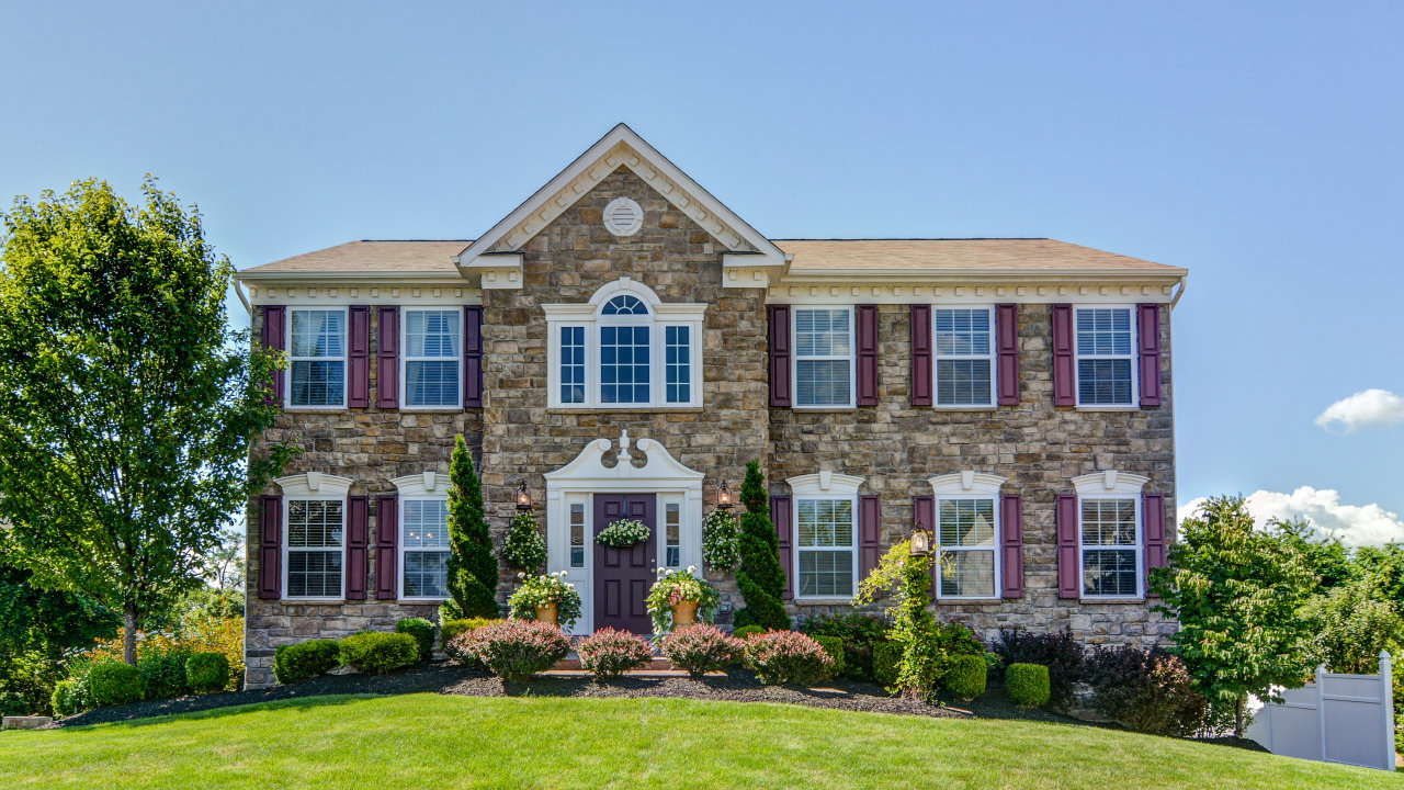 1050 Sweet Brier Dr_1