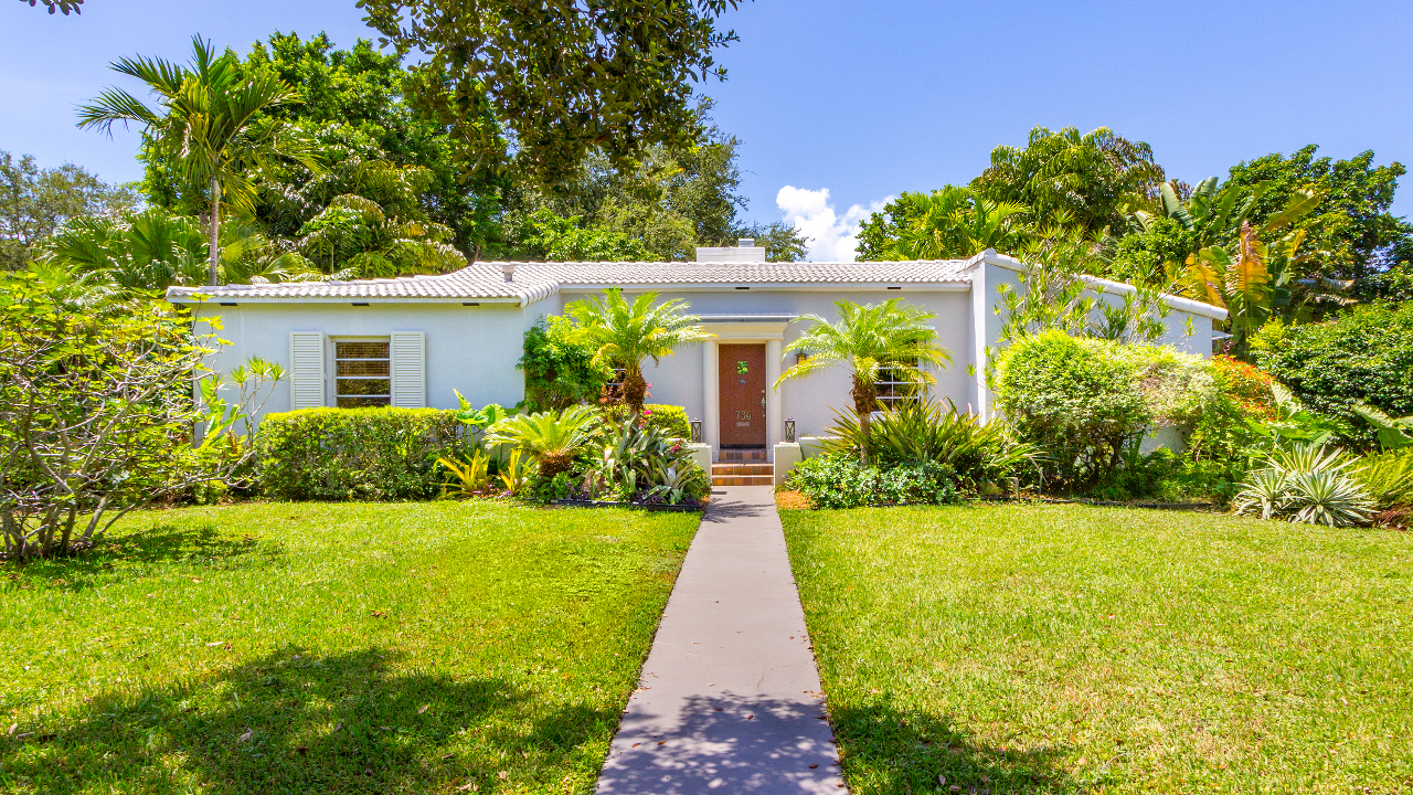 736-NE-94th-St-01