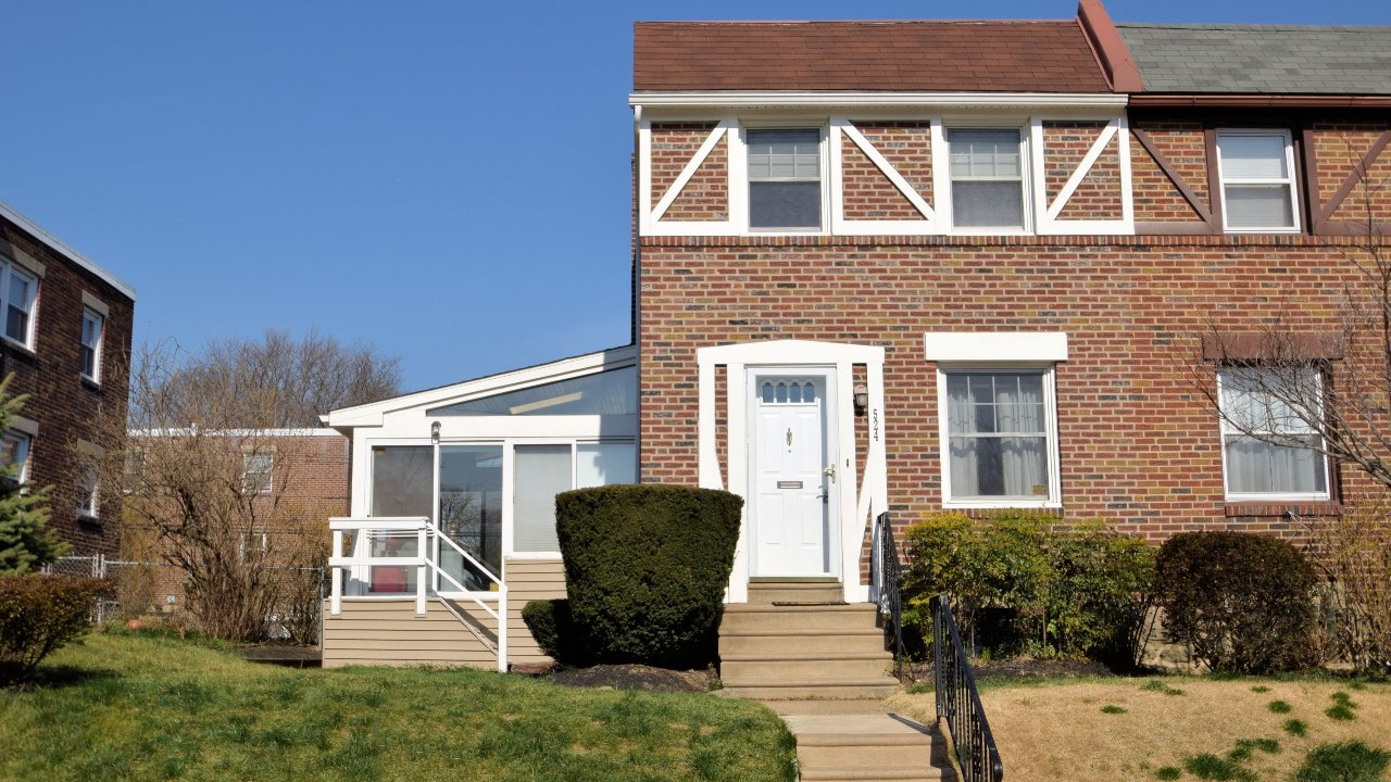 524 Fountain St, Philadelphia, PA, 19128 Scene 1