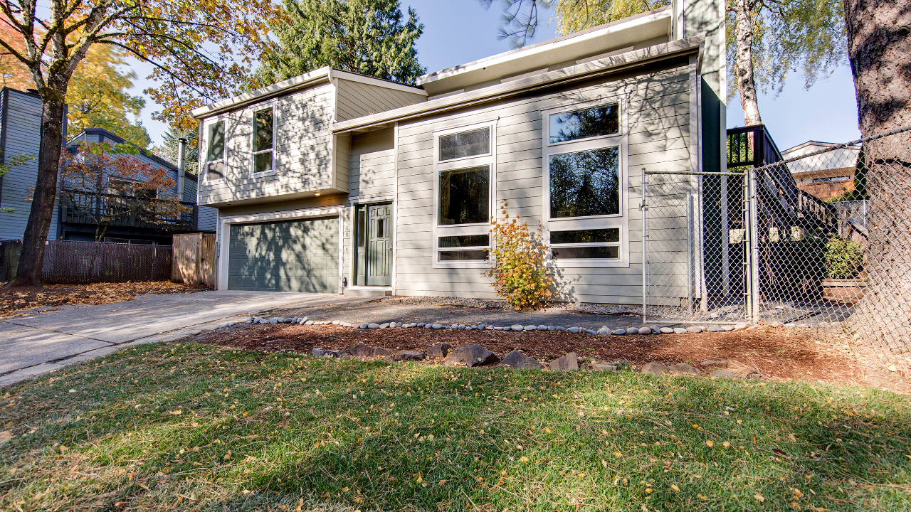 2369 SE Regner Rd, Gresham, OR, 97080 Scene 2