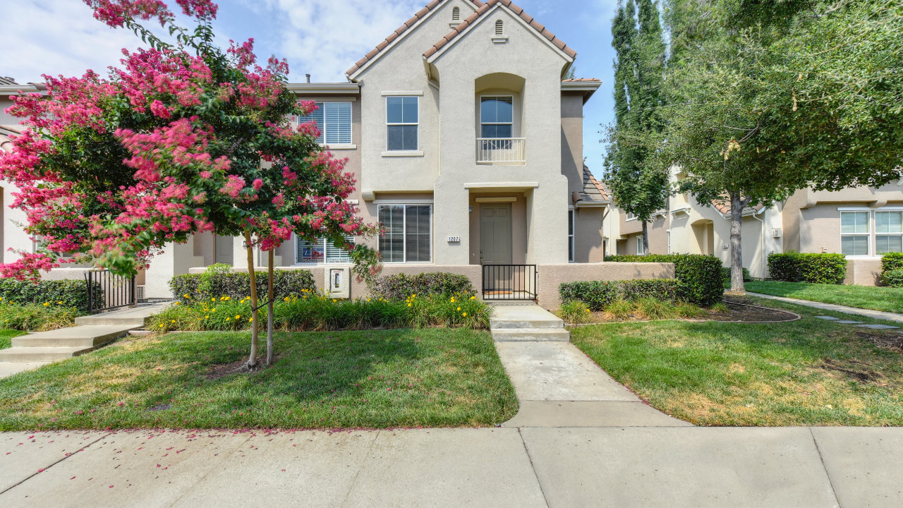 1207 Esplanade Circle, Folsom, CA, 95630 Scene 1