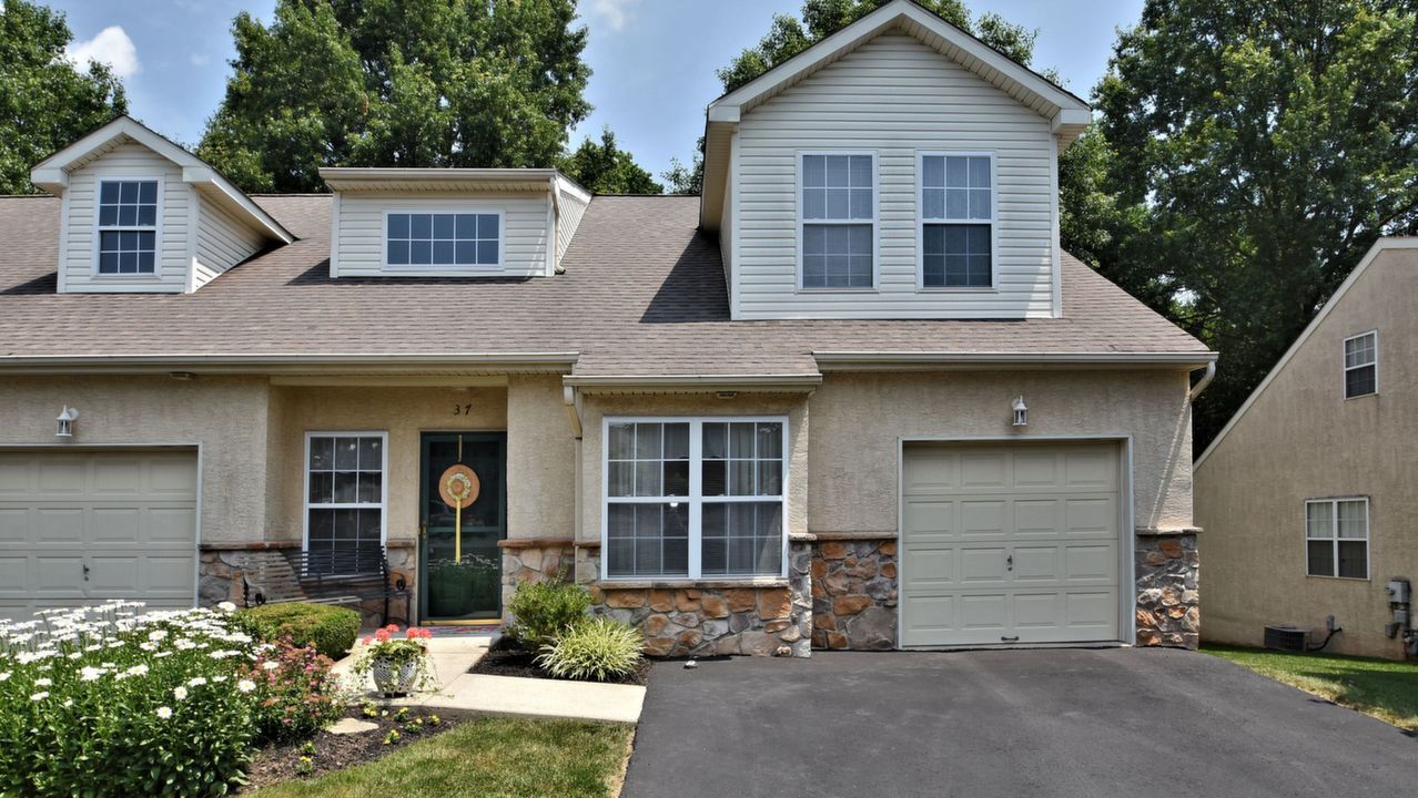 37 Stuart Dr, East Norriton, PA, 19401 Scene 1