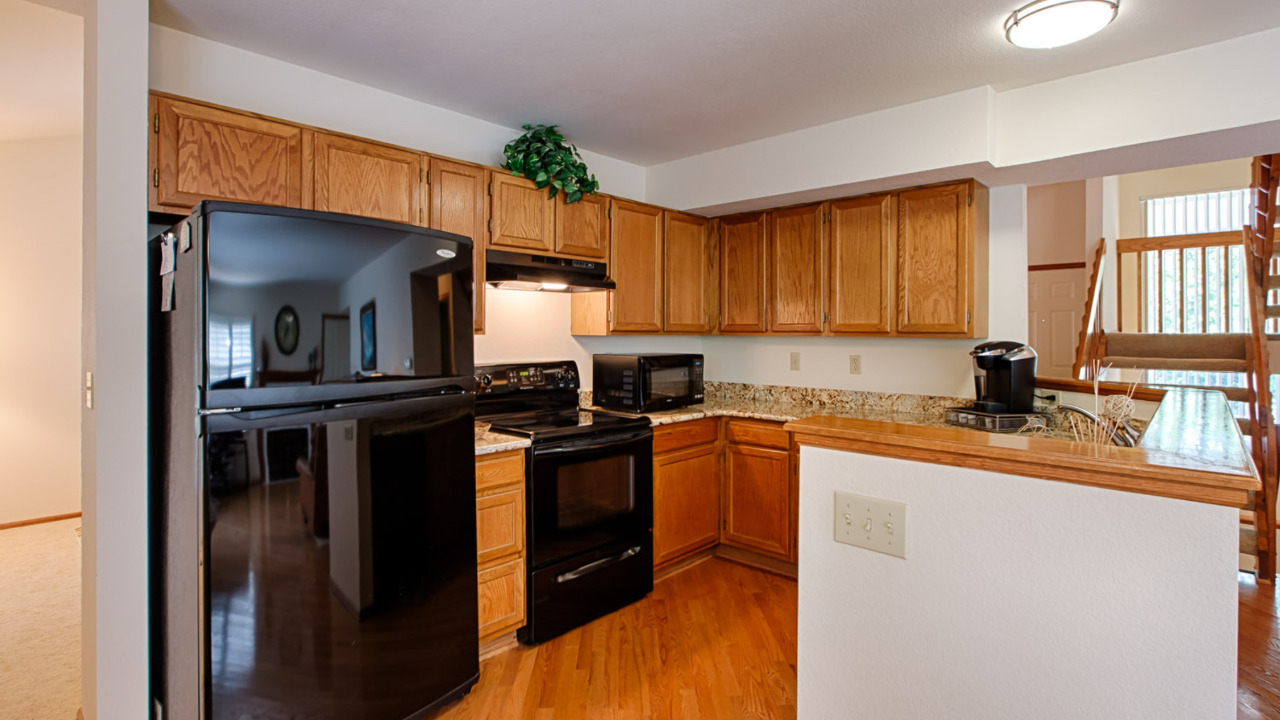 Gorgeous Kitchen with Granite
