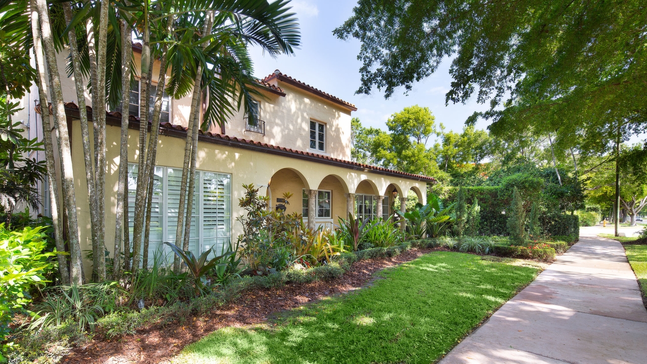 5004-Alhambra-Cir-02