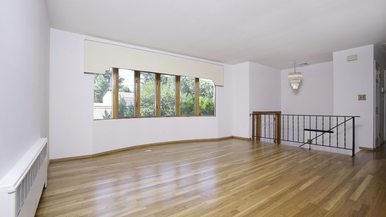 1 Dale Drive, Farmingdale, NY, 11735 Scene 2