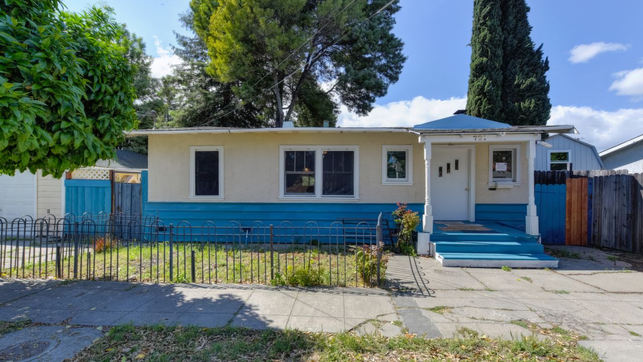 721 Brown St
Martinez, CA 94553, Martinez, CA, 94553 Scene 1