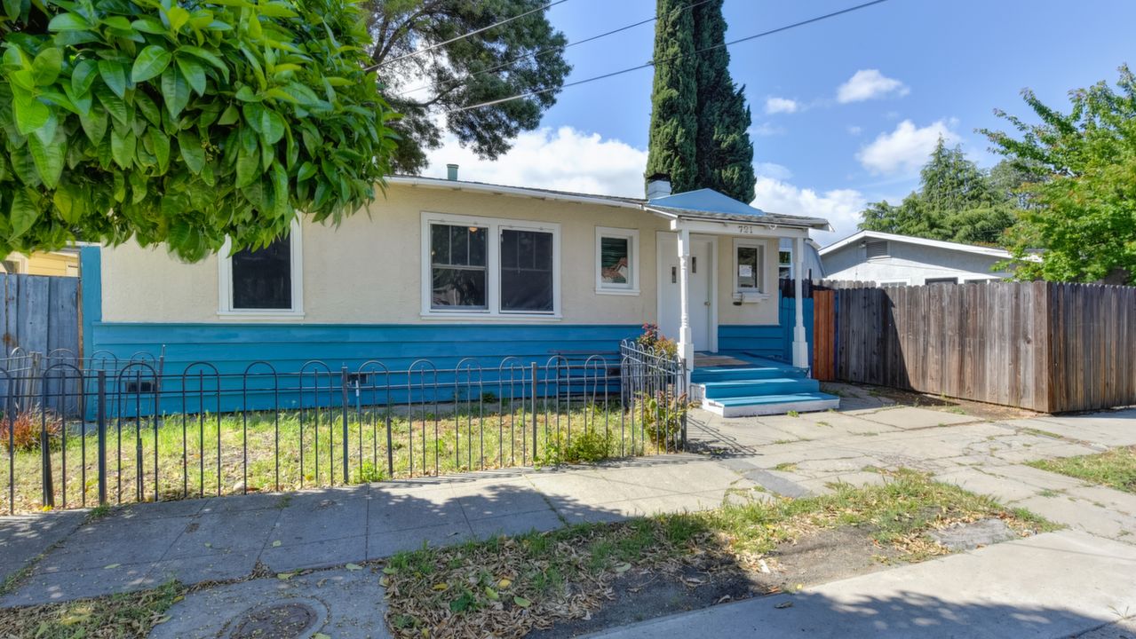 721 Brown St
Martinez, CA 94553, Martinez, CA, 94553 Scene 3