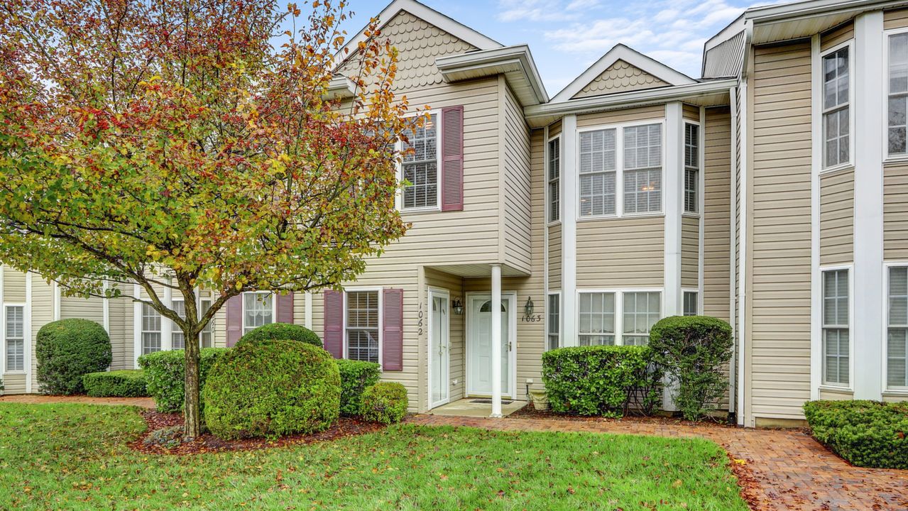 1062 Savoy Dr, Melville, NY, 11747 Scene 2