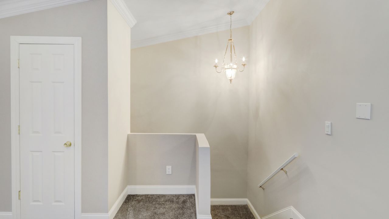 1062 Savoy Dr, Melville, NY, 11747 Scene 4