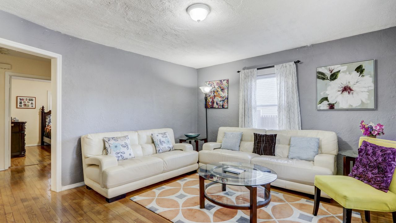 19 4th Ave, Westbury, NY, 11590 Scene 3