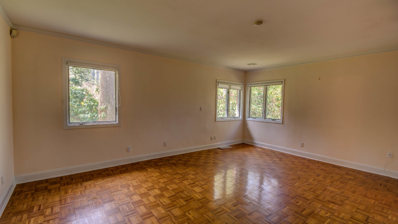 2 Blossom Rd, Kings Point, NY, 11024 Scene 3