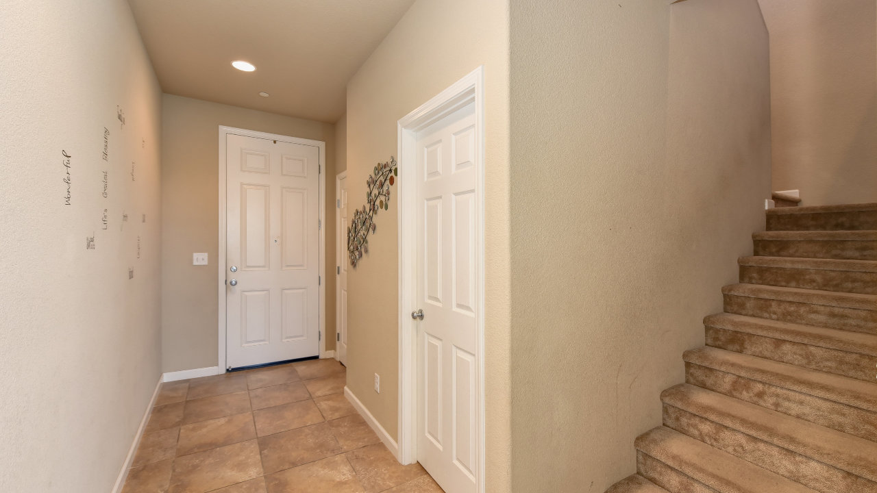 7505 Georgica Way, Sacramento, CA, 95822 Scene 4
