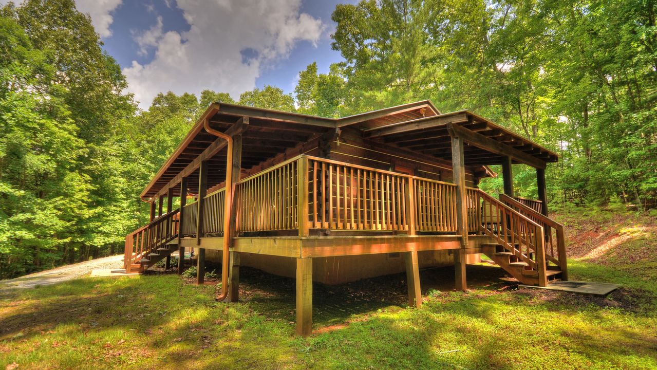 210 Shade Tree Lane



Search, Mineral Bluff, GA, 30559 Scene 4