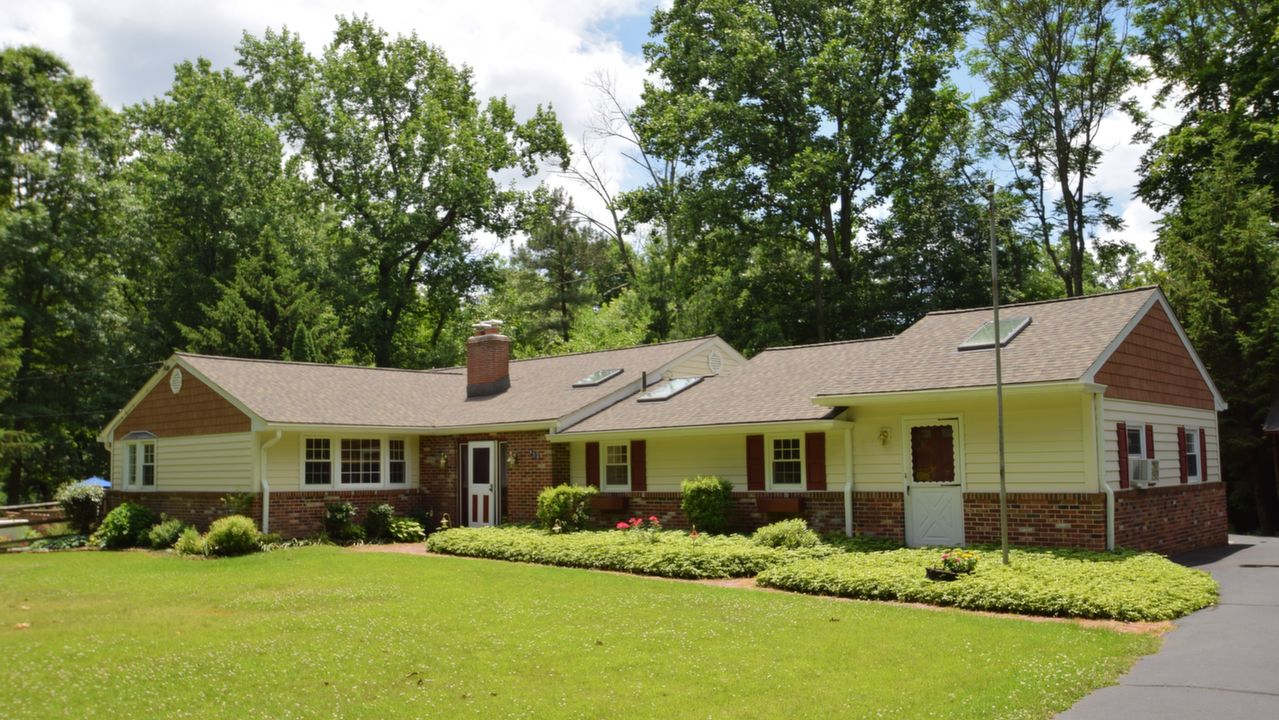 415 Hutchins Dr, Ambler, PA, 19002 Scene 1