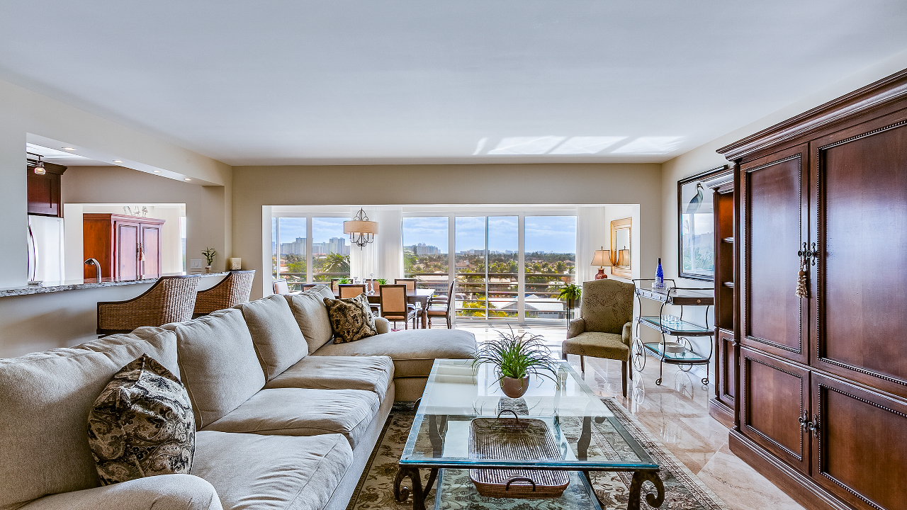 Winston-Condo-#606-03