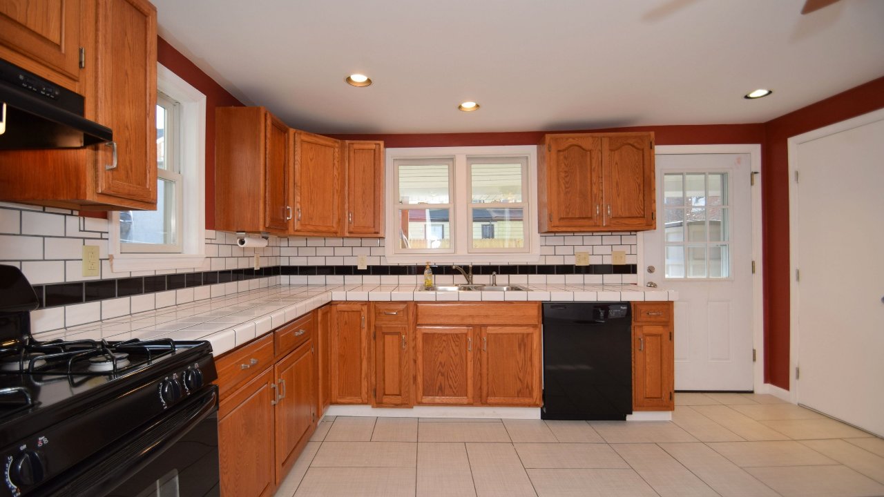 258 Hall St, Phoenixville, PA, 19460 Scene 4