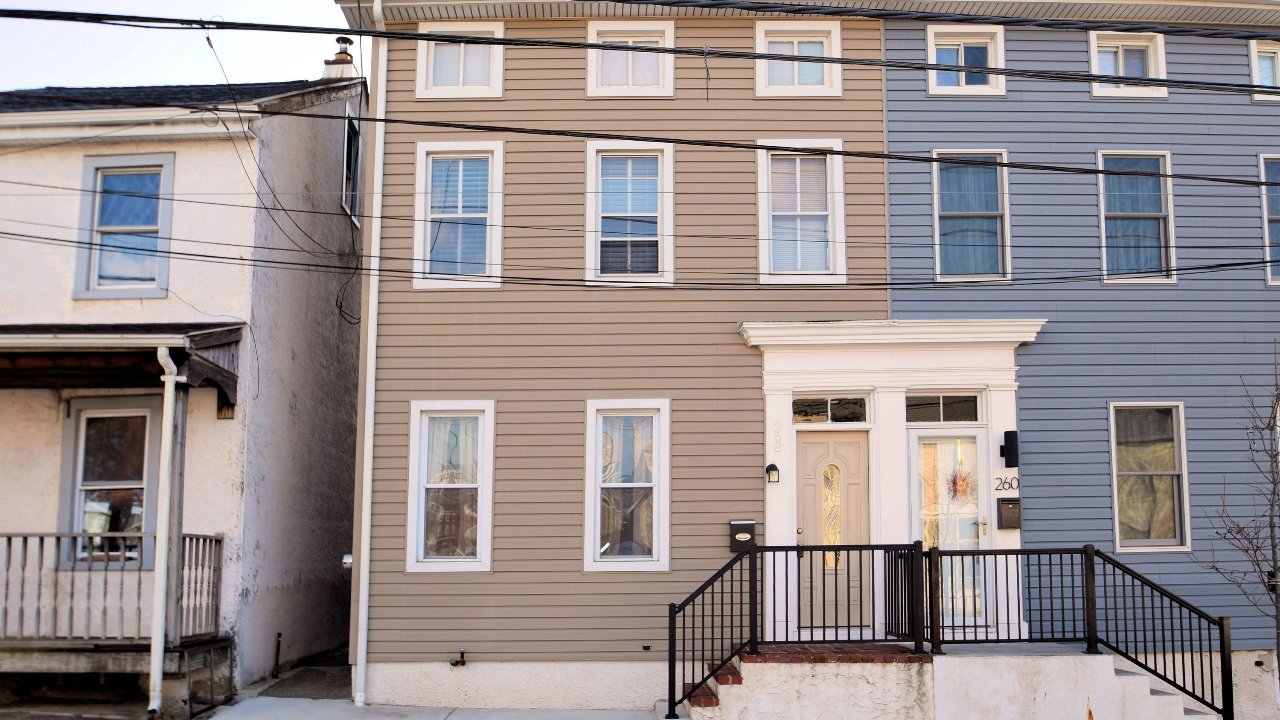 258 Hall St, Phoenixville, PA, 19460 Scene 1