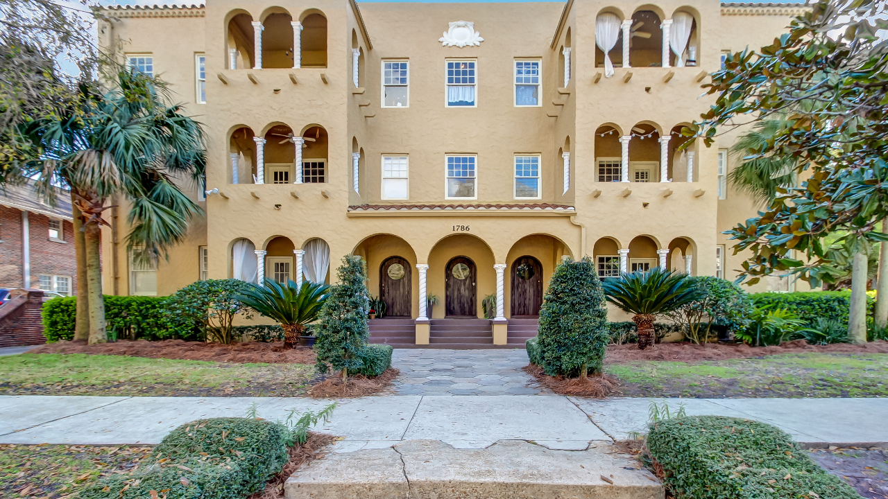 Welcome to 1786 Challen Ave!