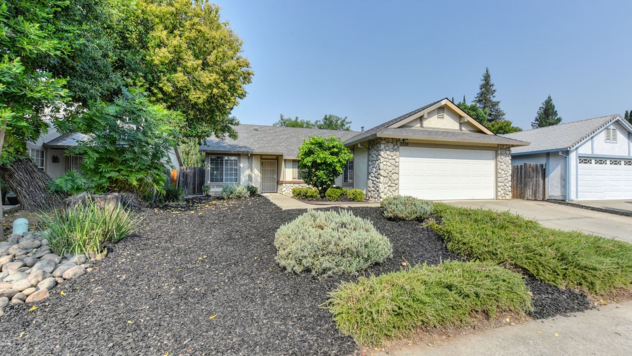 2526 Stoughton way, Sacramento, CA, 95827 Scene 2