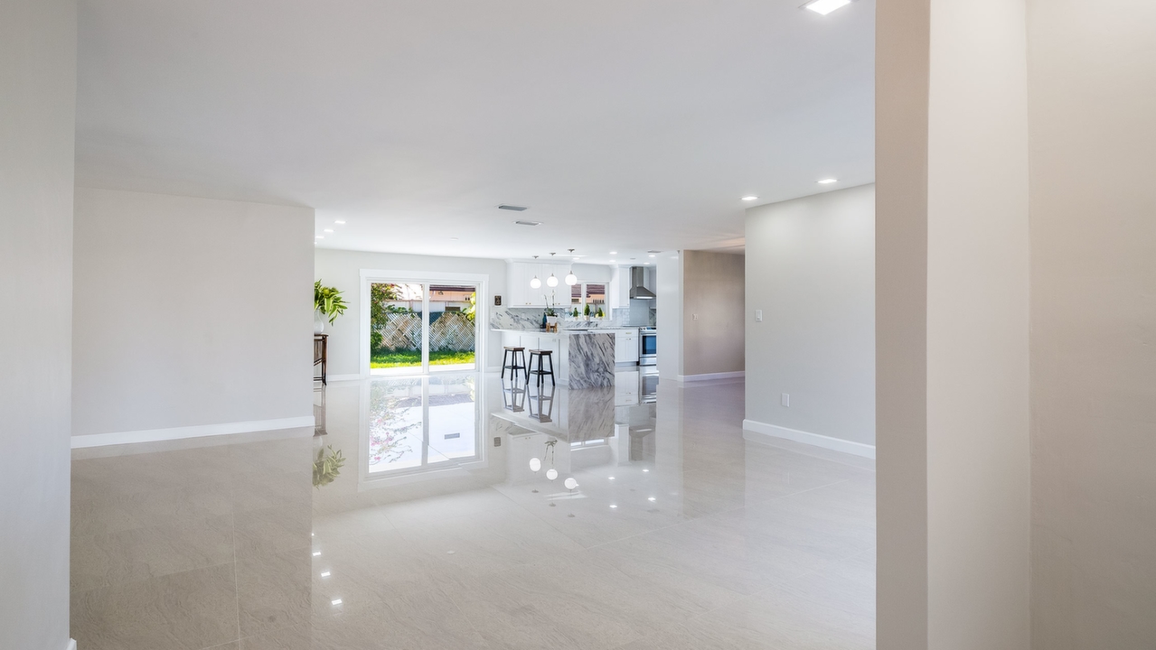 2374-SW-125th-Ct-04