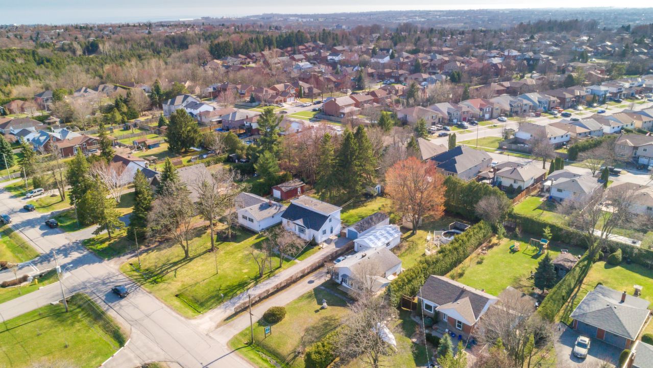 30 Darlington Blvd, Courtice, ON, L1E 2J7 Scene 3