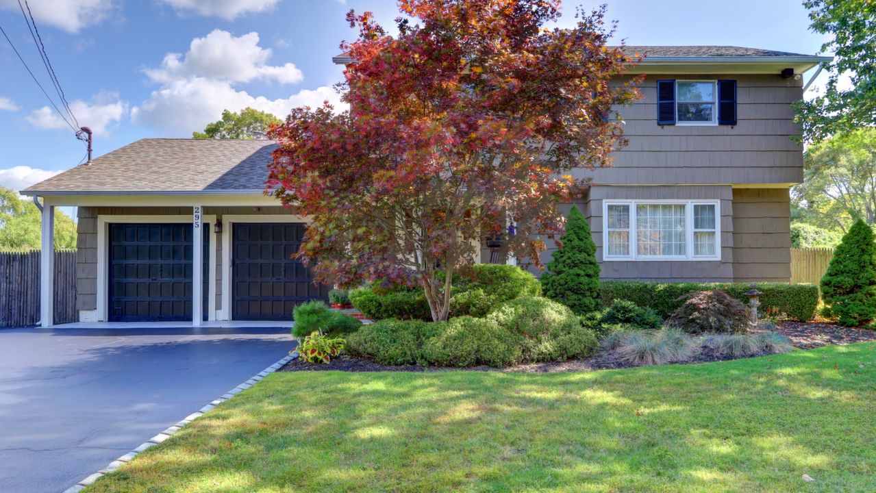 295 Cedar Ave, Islip, NY, 11751 Scene 1