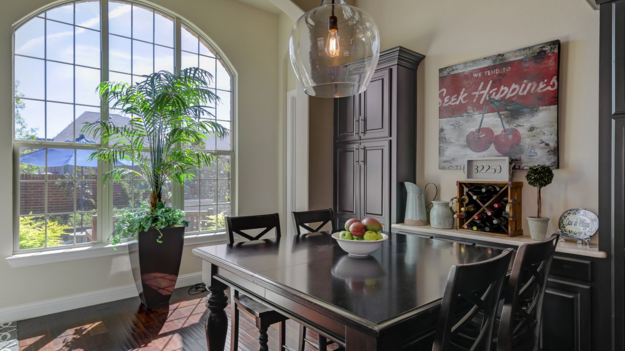 Breakfast Nook/Sitting Area