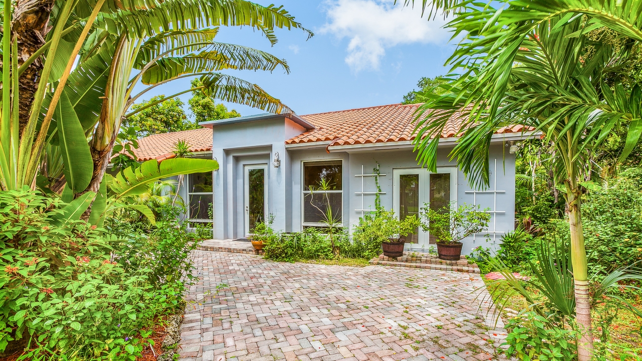 7810-SW-54th-Ave-02