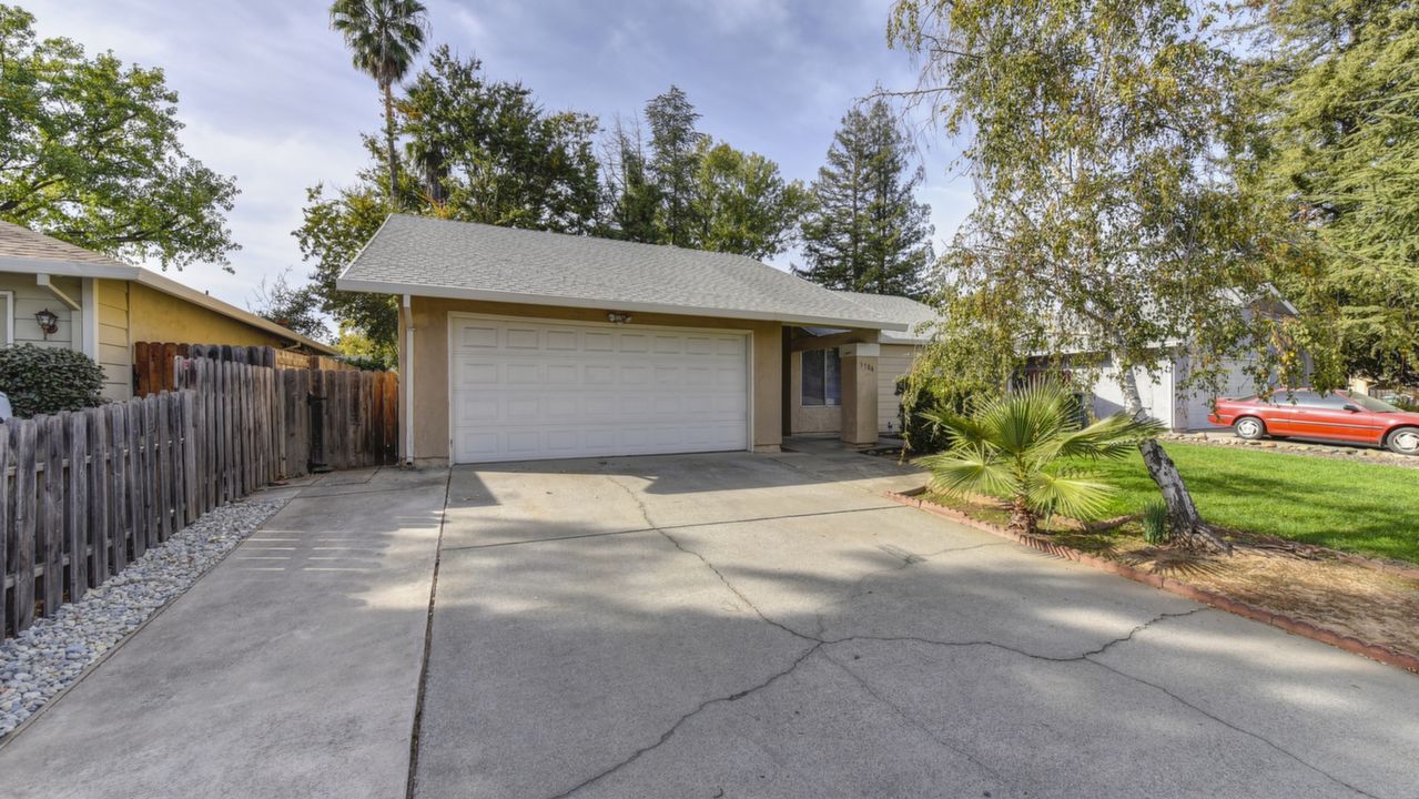 3704 Station St., Sacramento, CA, 95827 Scene 3