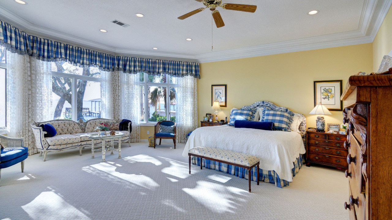 31_Master_Bedroom_05