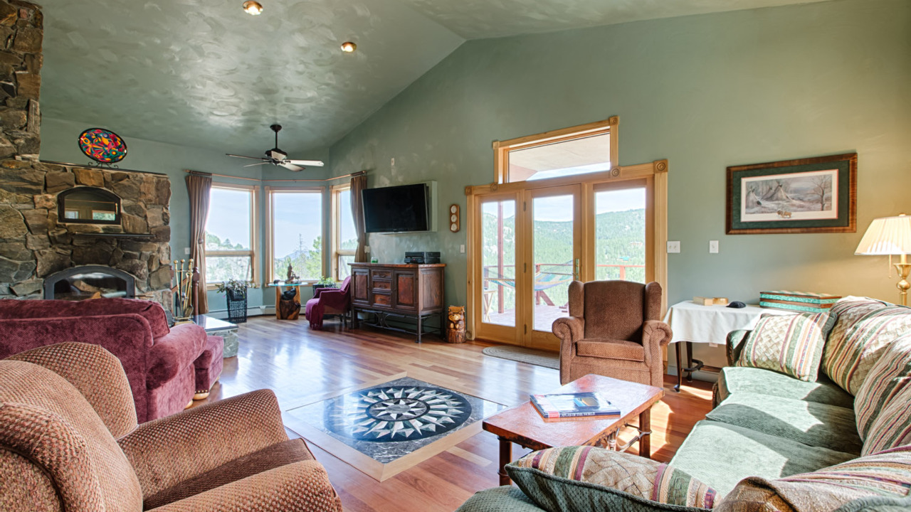 Spacious Family Room
