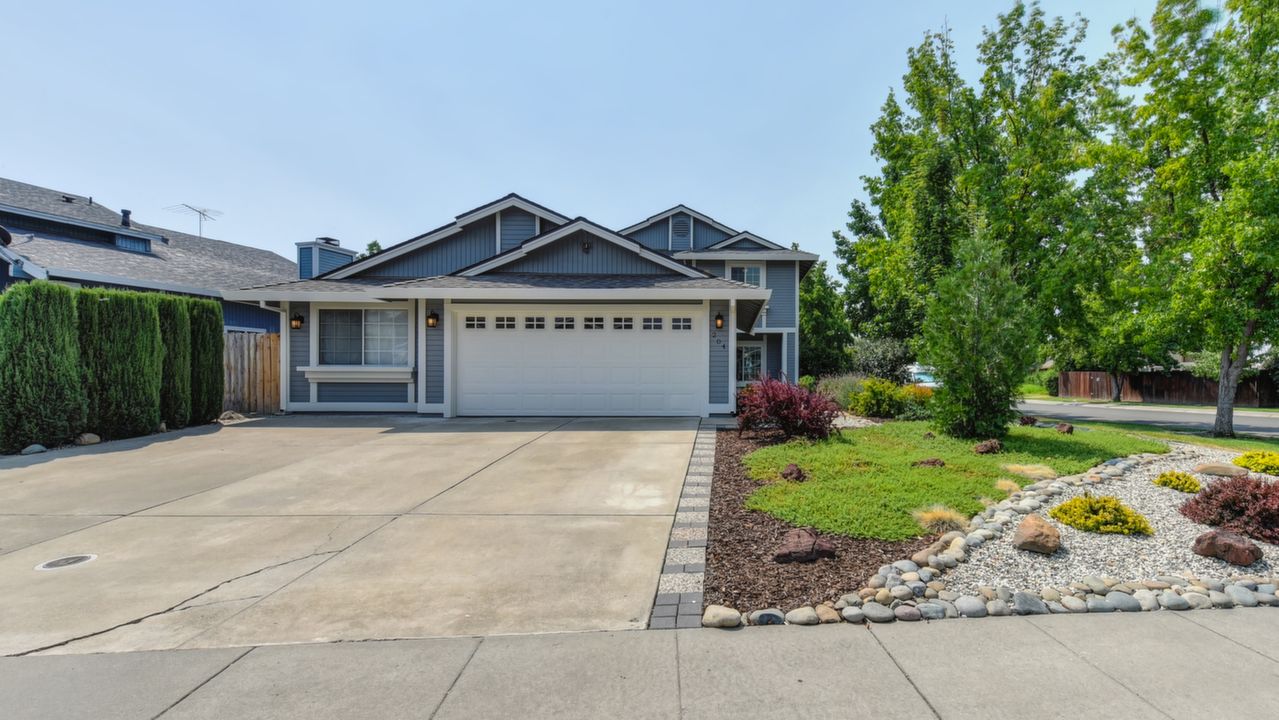 204 Peach Leaf Way, Sacramento, CA, 95838 Scene 1
