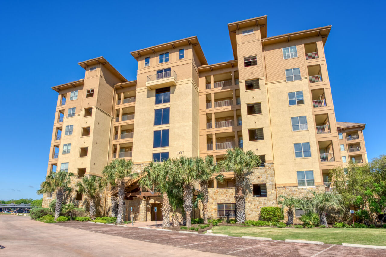 101 West Bank #33, Horseshoe Bay, TX, 78657 Scene 1