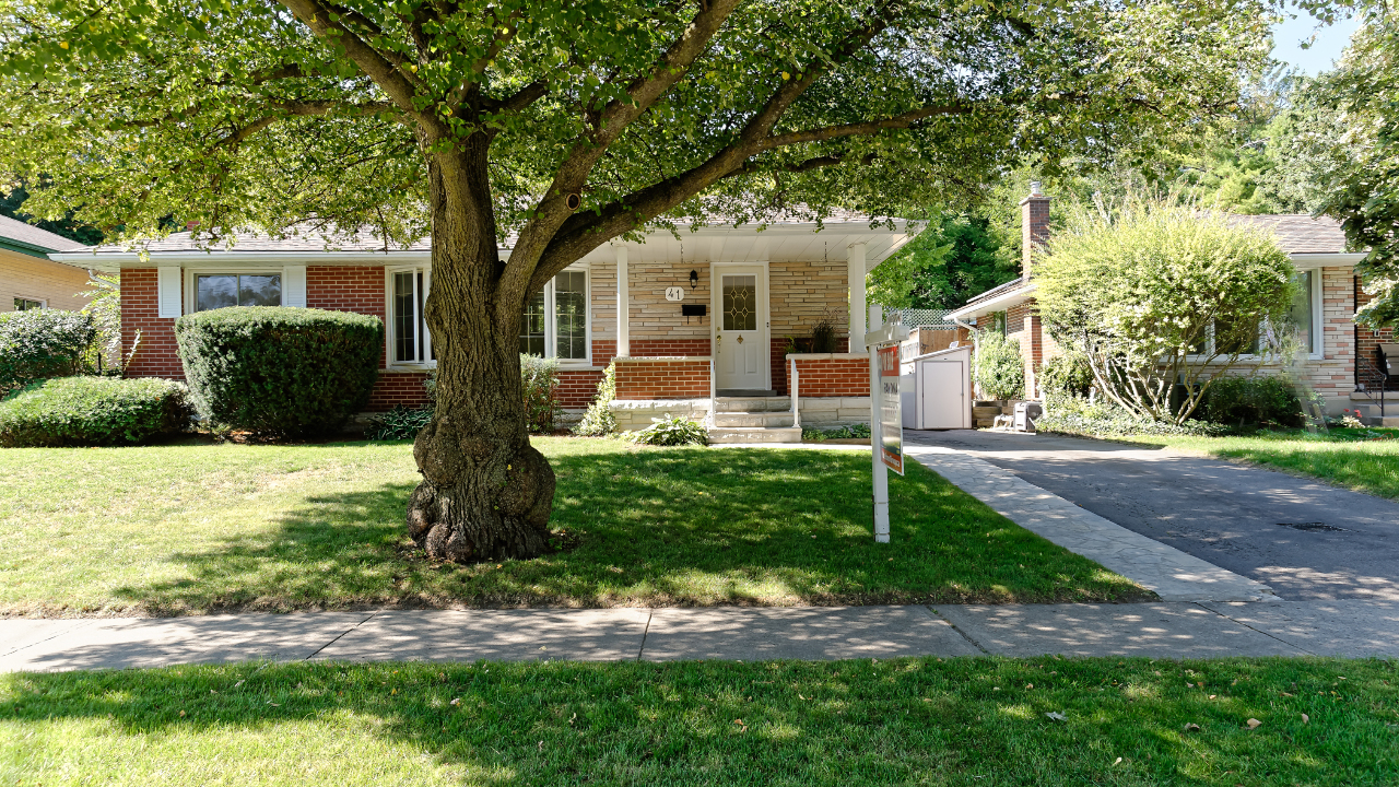 41 Pleasant Road, Guelph, ON, N1E3Z5 Scene 2