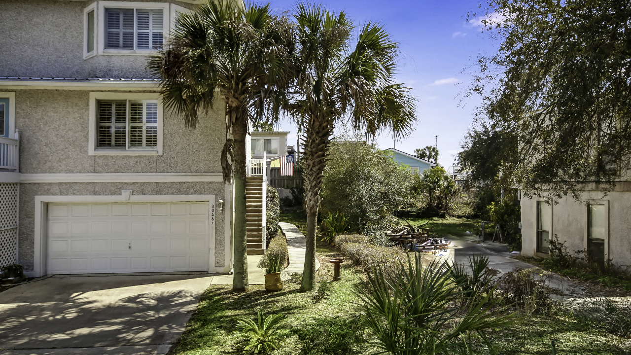 Welcome to 3046C 1st Ave!